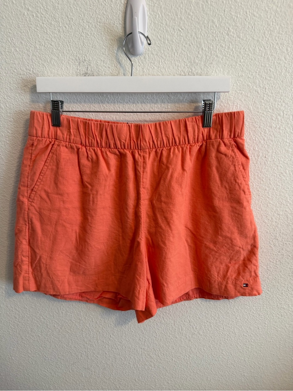 Tommy Hilfiger Coral High-Waist Elastic Shorts